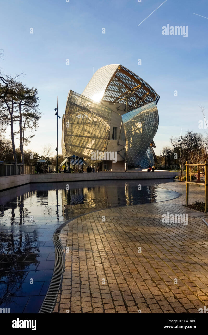 Fondation Louis Vuitton, par l'architecte Frank Gehry, art museum et centre culturel au Bois de Boulogne, Paris, France Photo Stock -