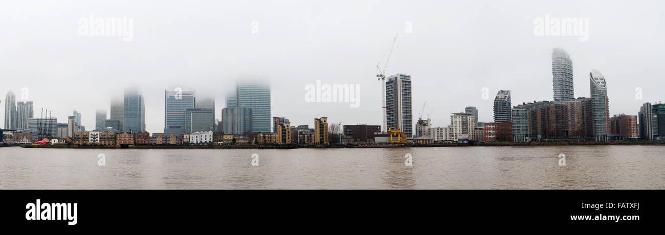 Vue panoramique sur les toits de la ville de Londres dans le quartier des affaires Canary Wharf Banque D'Images