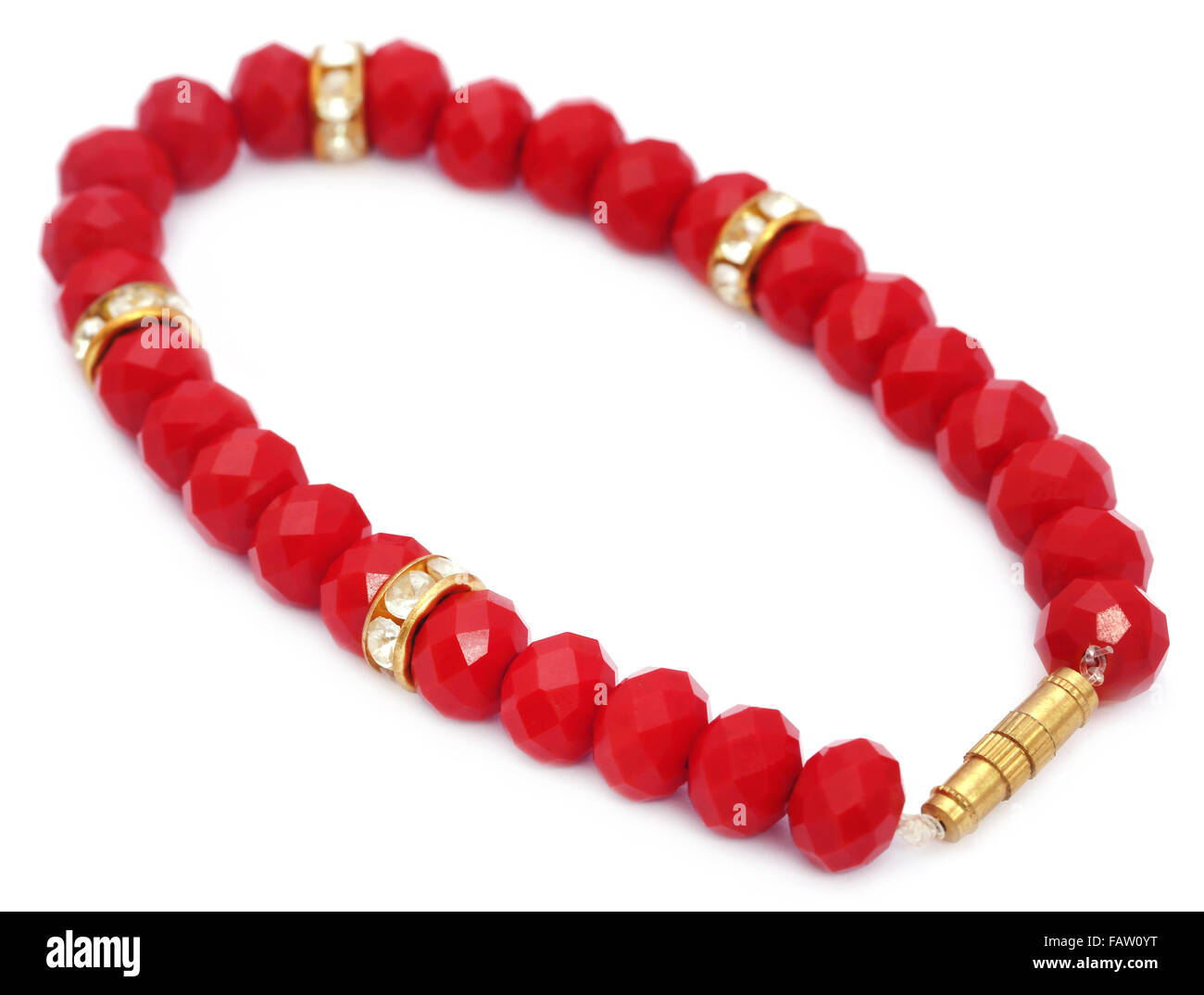 Bracelets de perles rouges Banque de photographies et d’images à haute ...