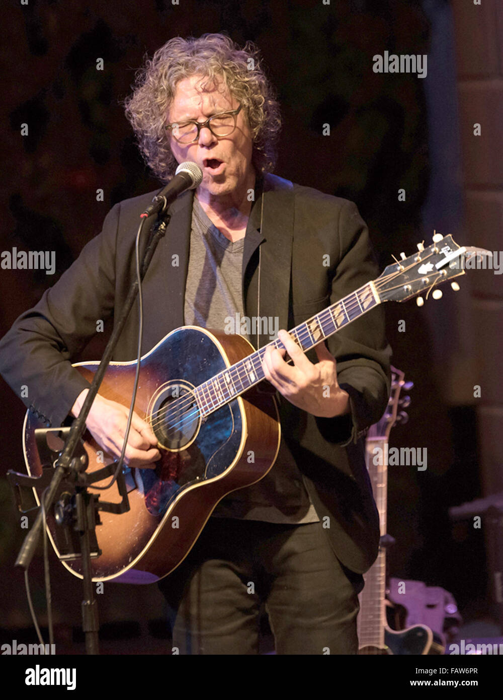 Du miel sauvage présente : Iain Matthews & Christine Collister et la Fille Au Pair (Gary Louris & Django Haskins) pour le groupe de réflexion sur l'autisme à Morgan-Wixson avec Gary Louris Théâtre : où : Santa Monica, Californie, États-Unis Quand : 23 Nov 2015 Banque D'Images