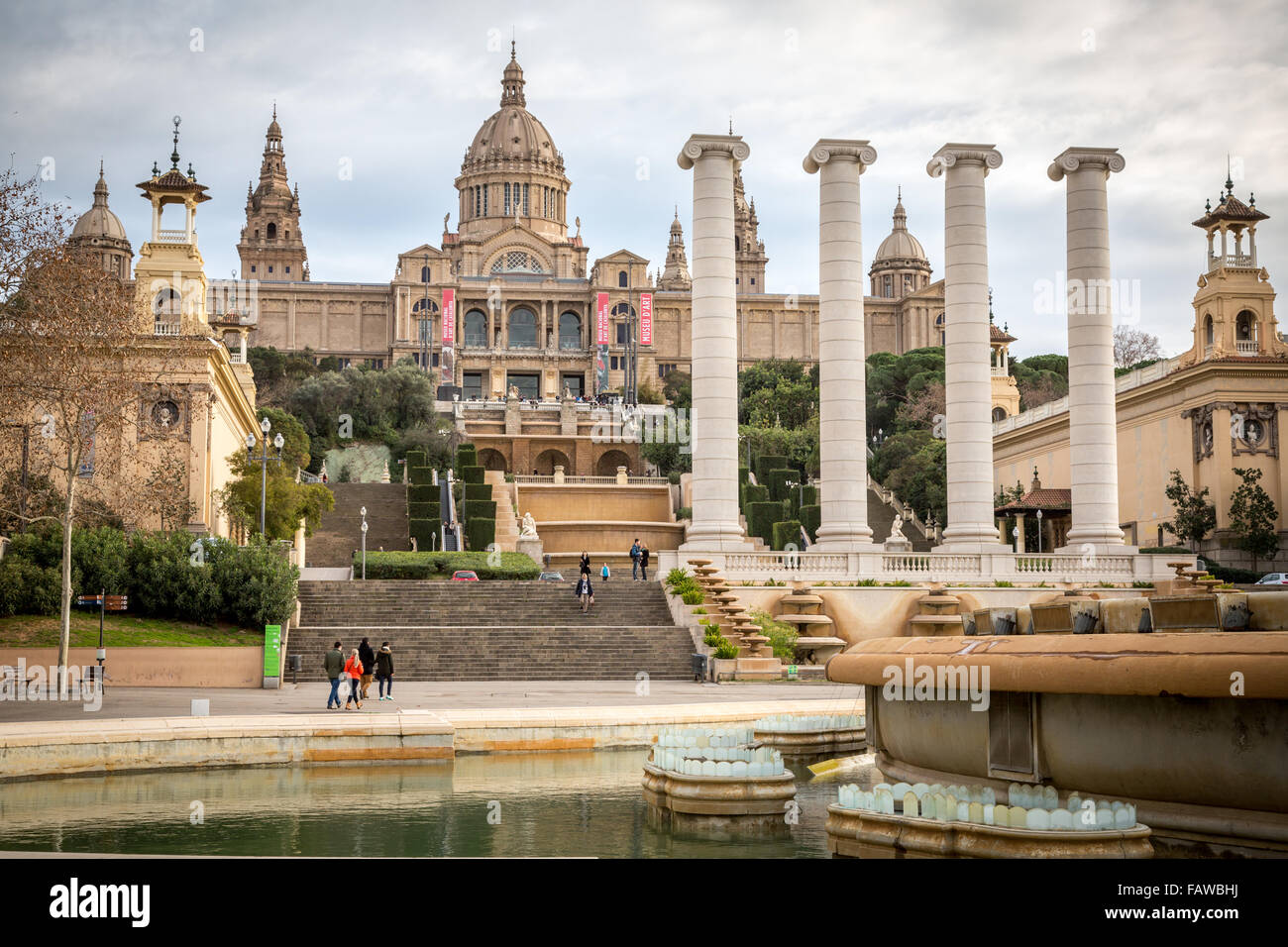 Vue de Palais National et Font Màgica de Montjuïc, Barcelone, Espagne. Banque D'Images