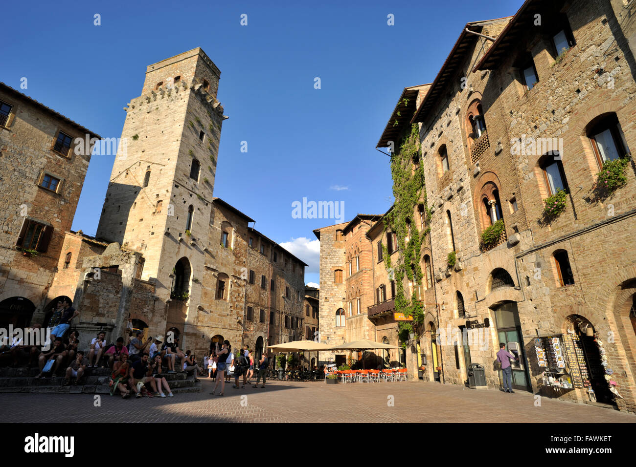 La Piazza della Cisterna, San Gimignano, Toscane, Italie Banque D'Images