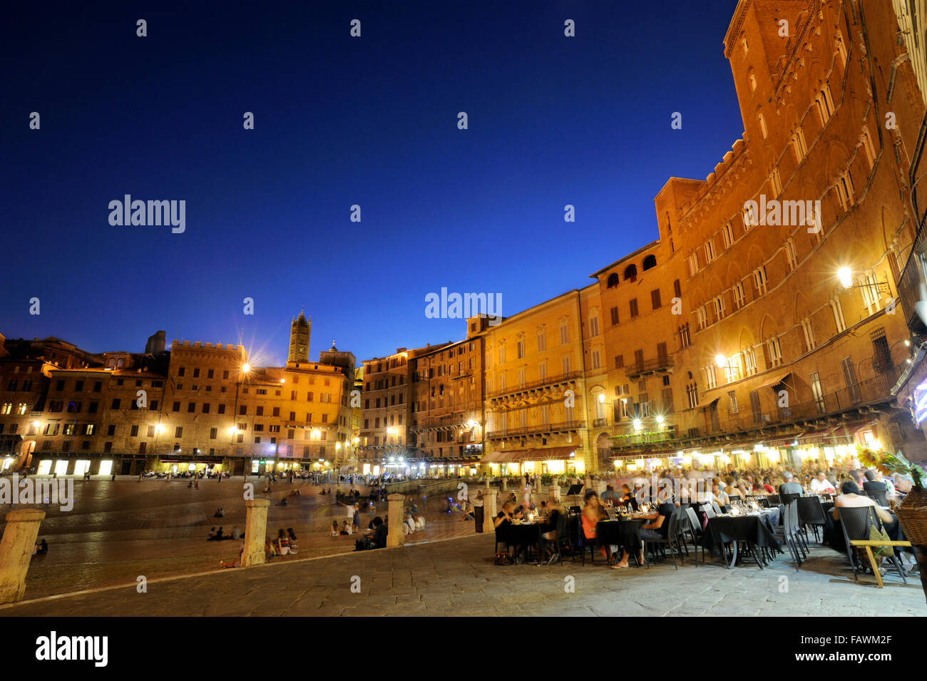Italie, Toscane, Sienne, Piazza del Campo, restaurants Banque D'Images