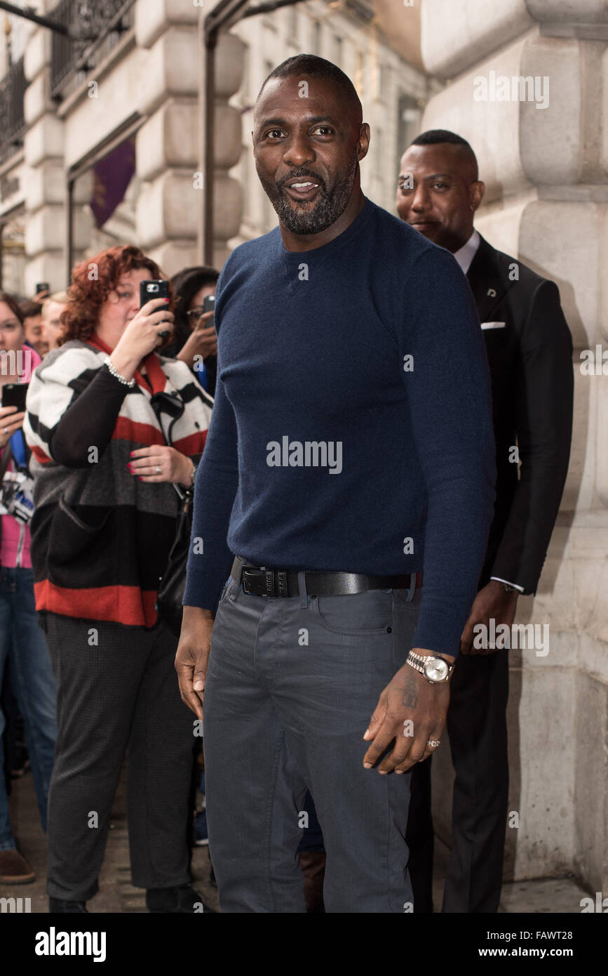Idris Elba assiste à un photocall pour lancer l'AW15 Superdry Menswear Premium collection à Superdry Showroom International comprend : Idris Elba où : London, Royaume-Uni Quand : 26 Nov 2015 Banque D'Images