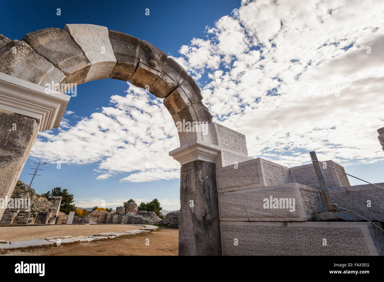 Arche de pierre à l'entrée de l'amphithéâtre ; Philippes, Grèce Banque D'Images