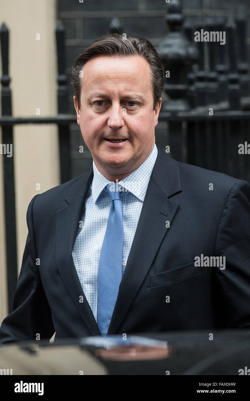 Ministres quitter Downing Street avant la campagne syrienne voter. Avec : David Cameron Où : London, Royaume-Uni Quand : 02 déc 2015 Banque D'Images