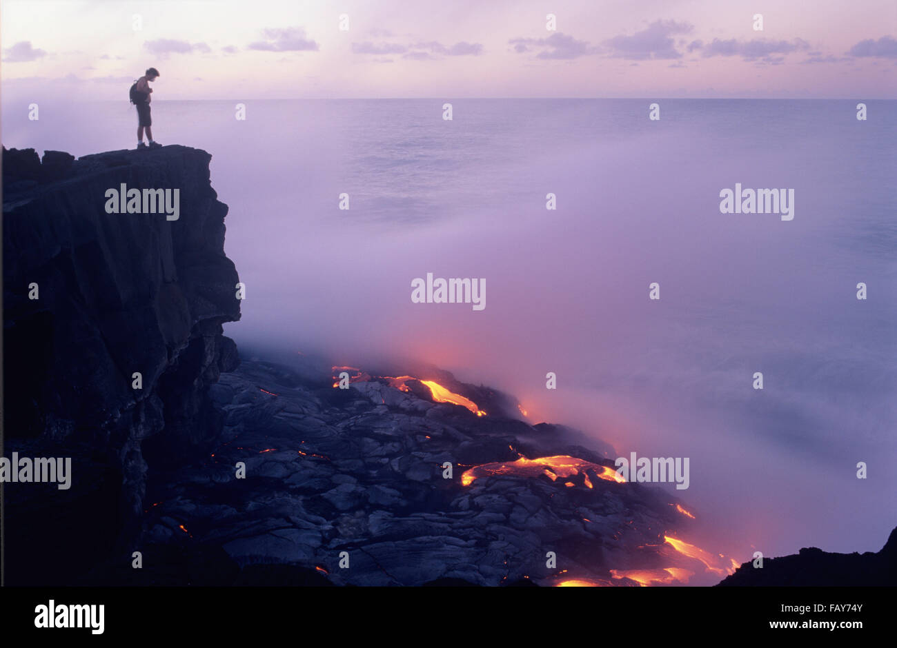 Big Island, Hawaii, Wilipe'a, Hawaii Volcanoes National Park, sur la côte de l'océan dans la lave Banque D'Images