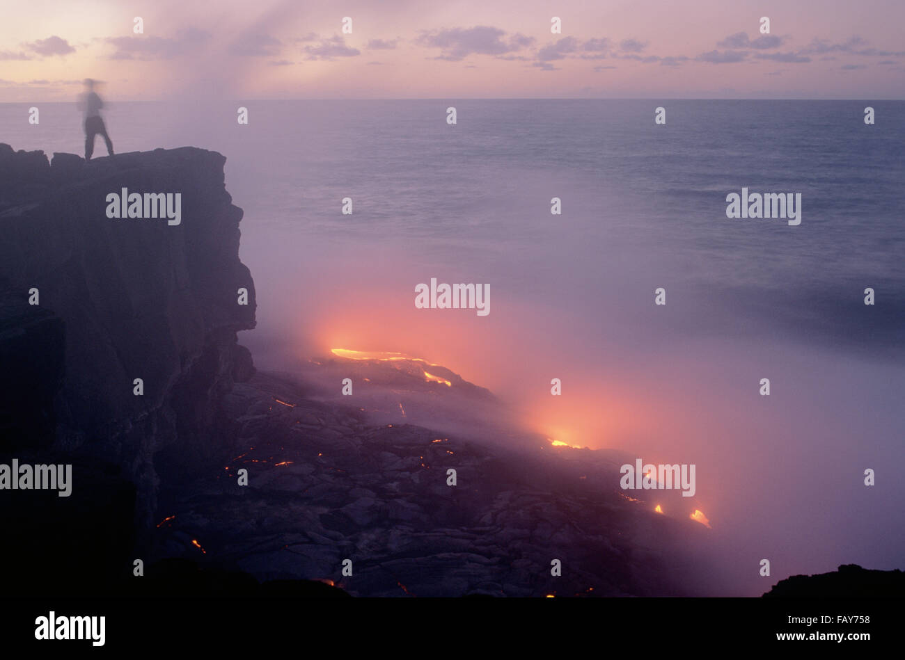 Big Island, Hawaii, Wilipe'a, Hawaii Volcanoes National Park, sur la côte de l'océan dans la lave Banque D'Images