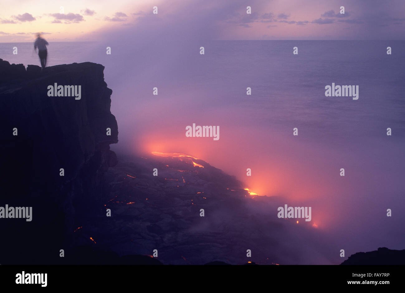Big Island, Hawaii, Wilipe'a, Hawaii Volcanoes National Park, entre dans l'océan de lave Banque D'Images
