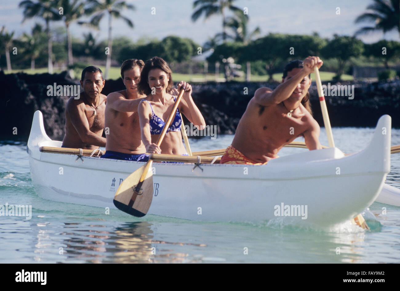 Big Island, Hawaii, les pagayeurs en canoë à l'hôtel Fairmont Orchid Banque D'Images