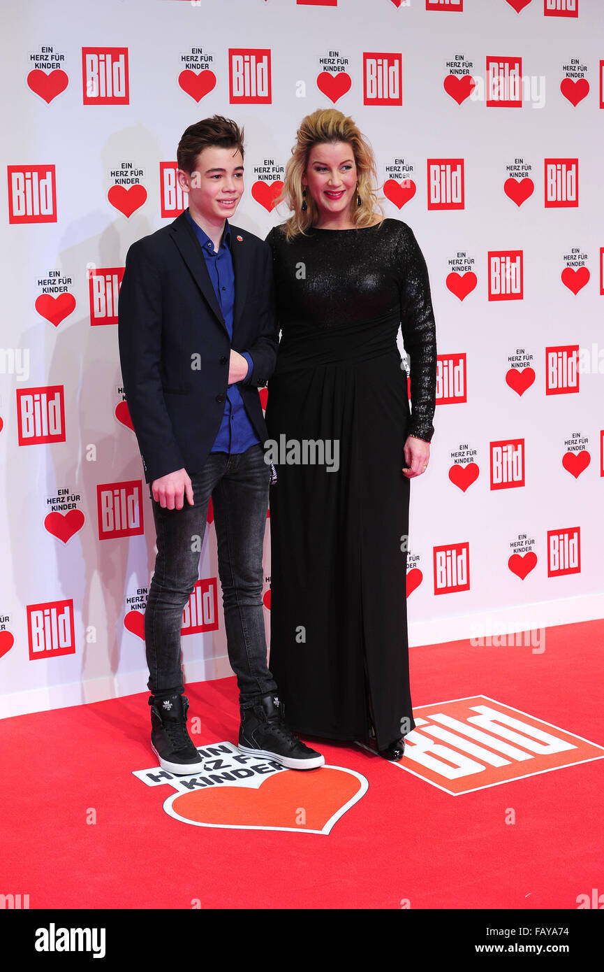 Assister à l'célébrités Ein Herz für Kinder 2015 Gala au Hangar 7 Flughafen Tempelhof Où : Berlin, Allemagne Quand : 05 déc 2015 Banque D'Images