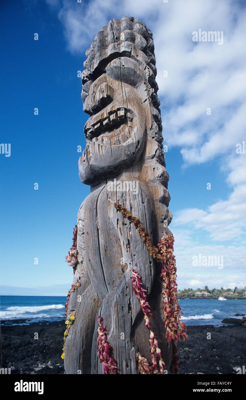 Big Island, Hawaii, ancien Kona Village de Ka'upulehu, Ki'i ou de l'idole de bois sculpté, Tiki. Banque D'Images