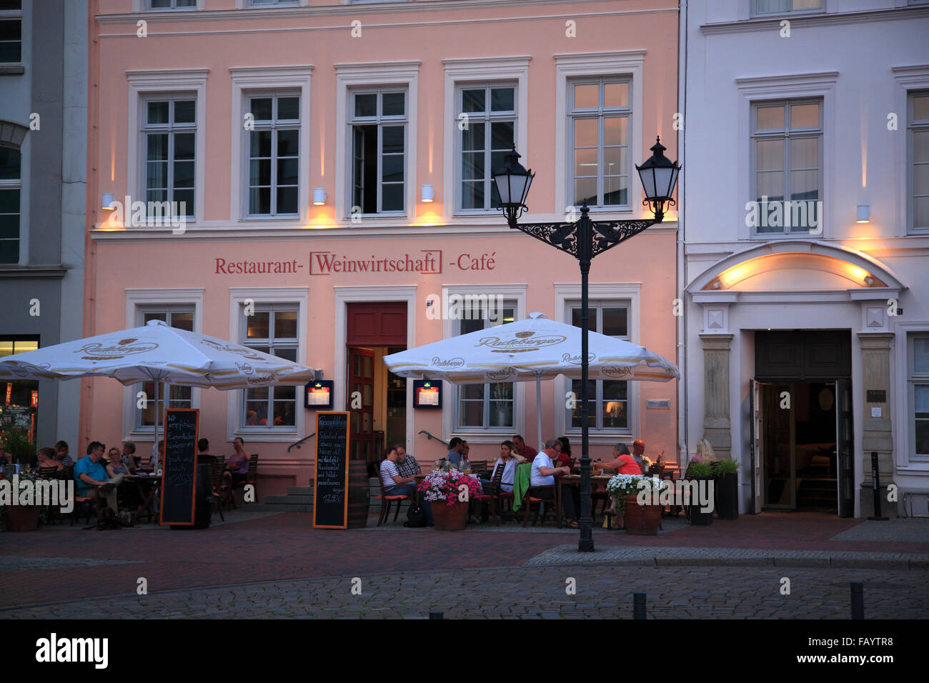 Hôtel et restaurant REUTERHAUS Wismar, à la place du marché, de la mer Baltique Mecklembourg-Poméranie-Occidentale, Allemagne, Europe, Banque D'Images