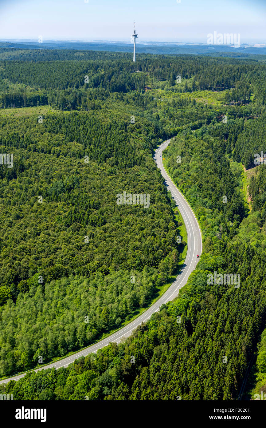 Vue aérienne, route sinueuse. courbe serrée, courbe dangereuse voie moto, accident, tache noire route de Hirschberg à Meschede, Banque D'Images Vue aérienne, route sinueuse. courbe serrée, courbe dangereuse voie moto, accident, tache noire route de Hirschberg à Meschede, Banque D'Images