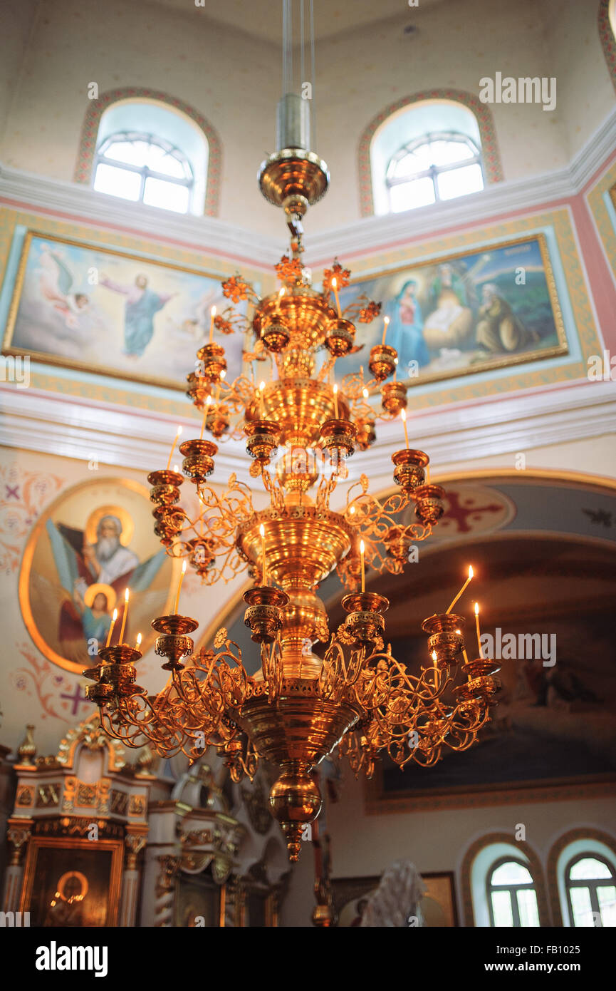 Intérieur de l'Église Orthodoxe magnifique à l'intérieur Banque D'Images
