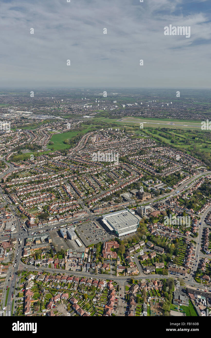 Une vue aérienne de la banlieue de Birmingham Sheldon, West Midlands Banque D'Images