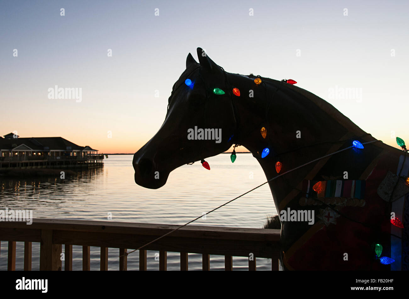 Un cheval sauvage sculpture au bord de l'eau Canard boutiques dans les Outer Banks de Caroline du Nord. Banque D'Images