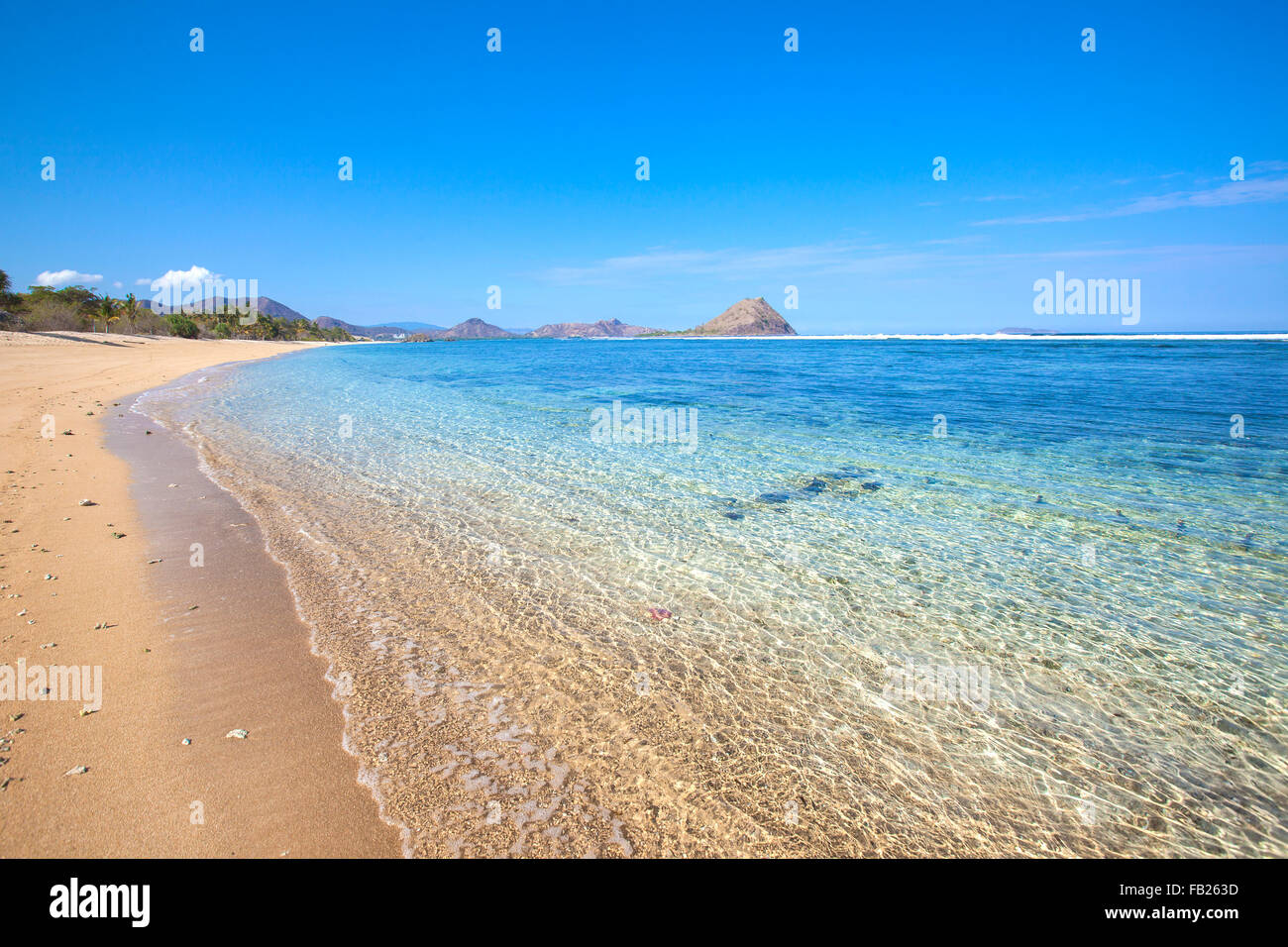 Plage tropicale avec de l'eau de l'océan.Sumbawa island.L'Indonésie Banque D'Images