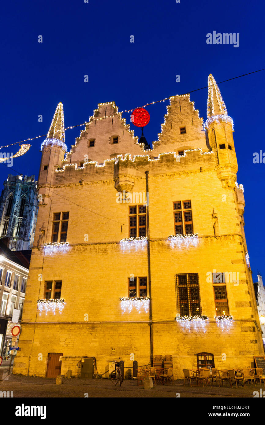 Schepenhuis à Mechelen en Belgique durant les fêtes de Noël Banque D'Images
