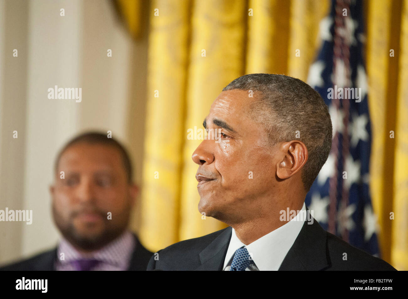 Janvier 5,2016 - Washington DC, United States : le président Barack Obama tient une conférence de presse et a discuté de sa nouvelle politique concernant les armes à feu, à la Maison Blanche. Le président Obama est devenu émotif et les larmes remplir ses yeux tandis qu'il a parlé au sujet des victimes de la violence par arme à feu. Photo par Patsy Lynch/Alamy Banque D'Images