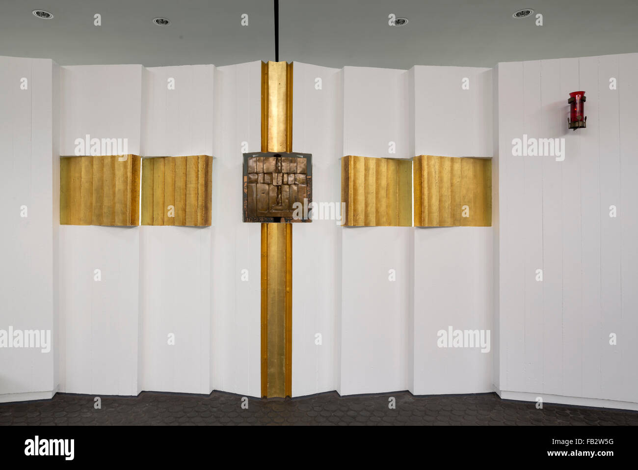 Gropiusstadt Berlin, Saint Dominicus, Wand mit Tabernakel Banque D'Images