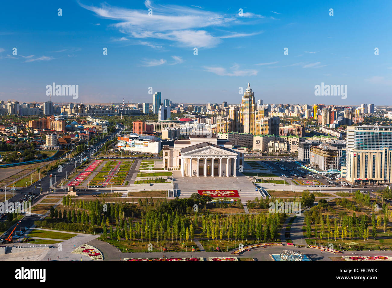 L'Asie centrale, le Kazakhstan, Astana, augmentation de la vue sur le centre-ville et l'Opéra Théâtre Banque D'Images