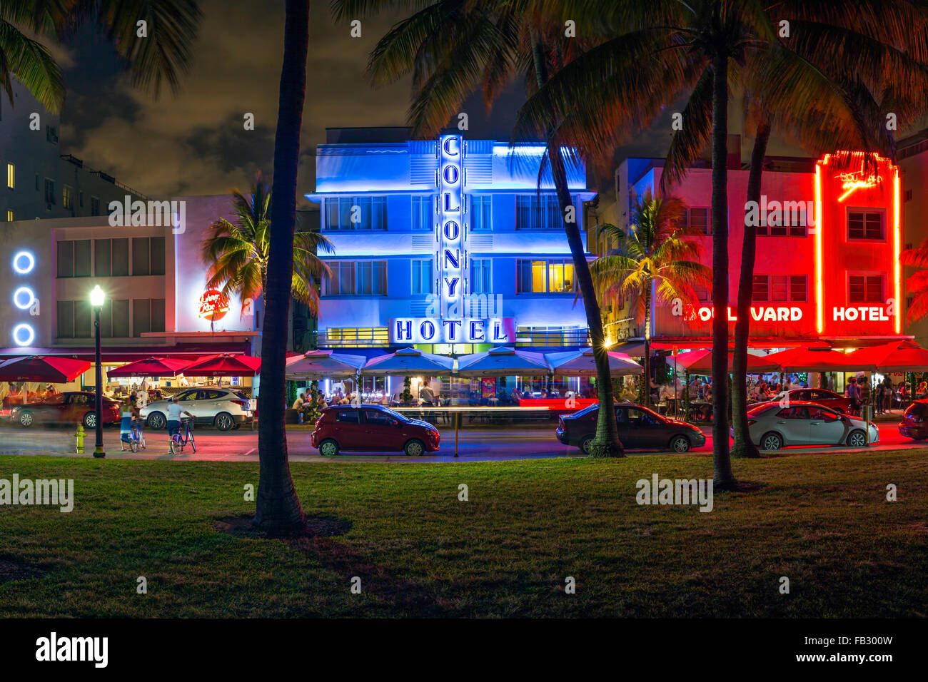 Art deco district la nuit, Ocean Drive, à South Beach, Miami Beach, Miami, Floride, USA Banque D'Images