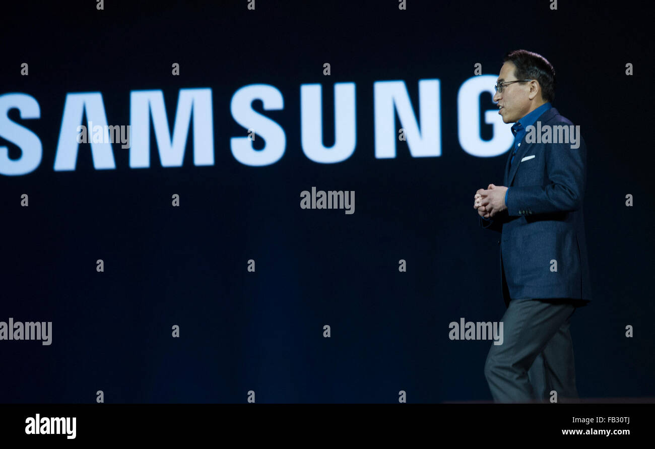 Las Vegas, USA. Jan 7, 2016. Samsung SDS Président Dr. WP Hong livre un discours au CES 2016 à Las Vegas, aux États-Unis, le 7 janvier 2016. © Yang Lei/Xinhua/Alamy Live News Banque D'Images