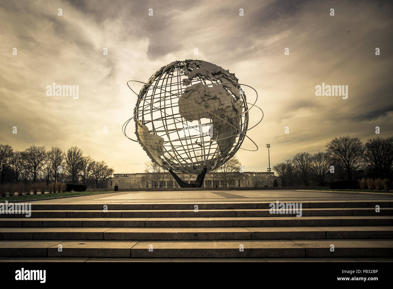 Mondes historique juste Unisphere globe dans Flushing Meadows Corona Park dans le Queens, New York City avec retro vintage effet du filtre Banque D'Images