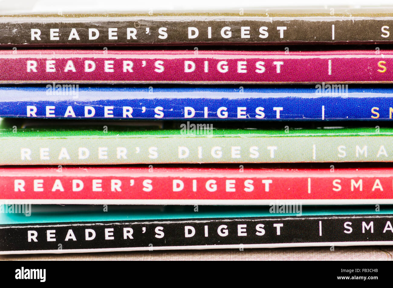 Pile de Reader's Digest magazines Banque D'Images