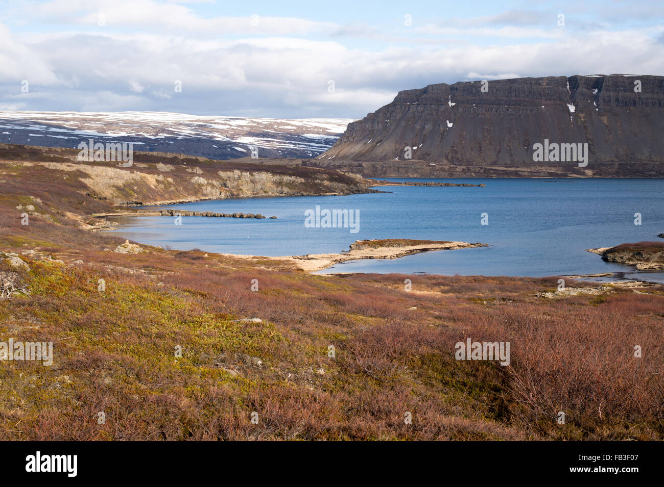 Un fjord calme en Islande Banque D'Images