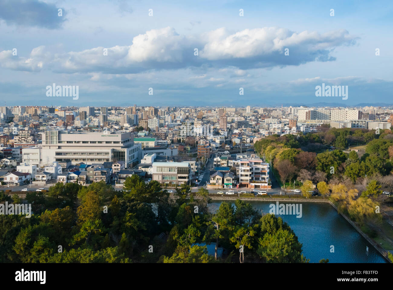 Rues de la région de Nagoya, avec douves du château de Nagoya, Aichi Prefecture, Japan Banque D'Images