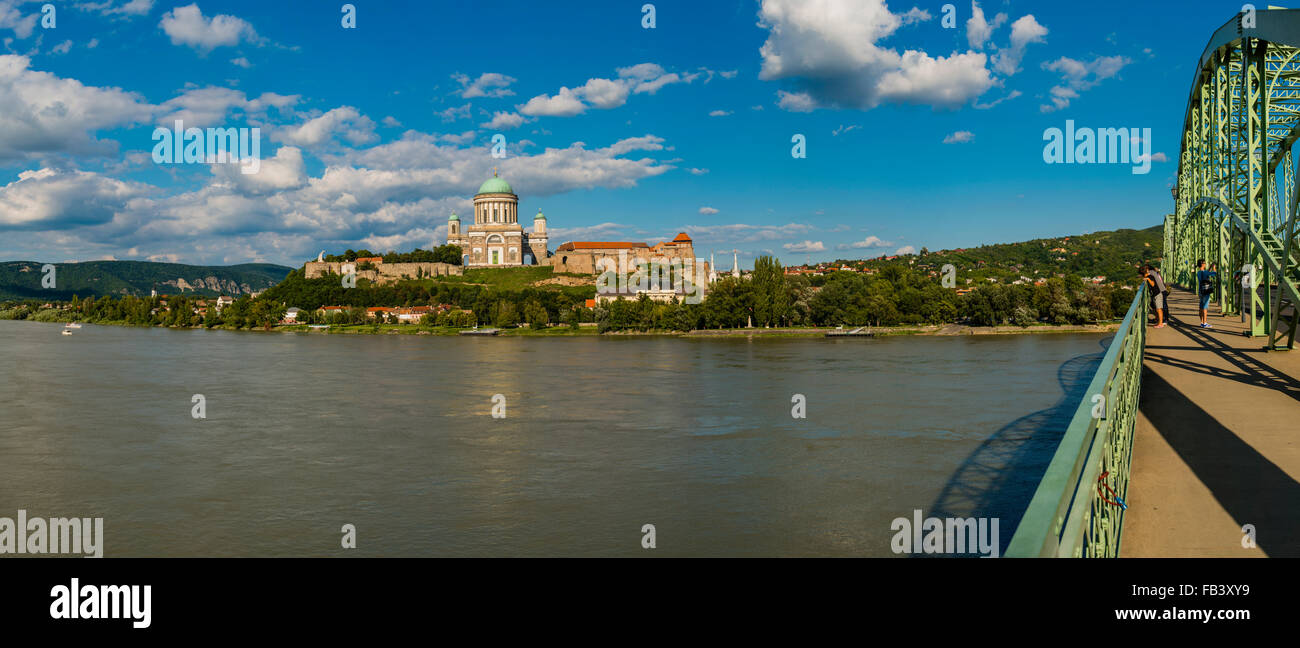 Basilique d'Esztergom, construit par Jozsef Hild, dominant la rivière du Danube, la Hongrie, la courbe du Danube, Esztergom Banque D'Images