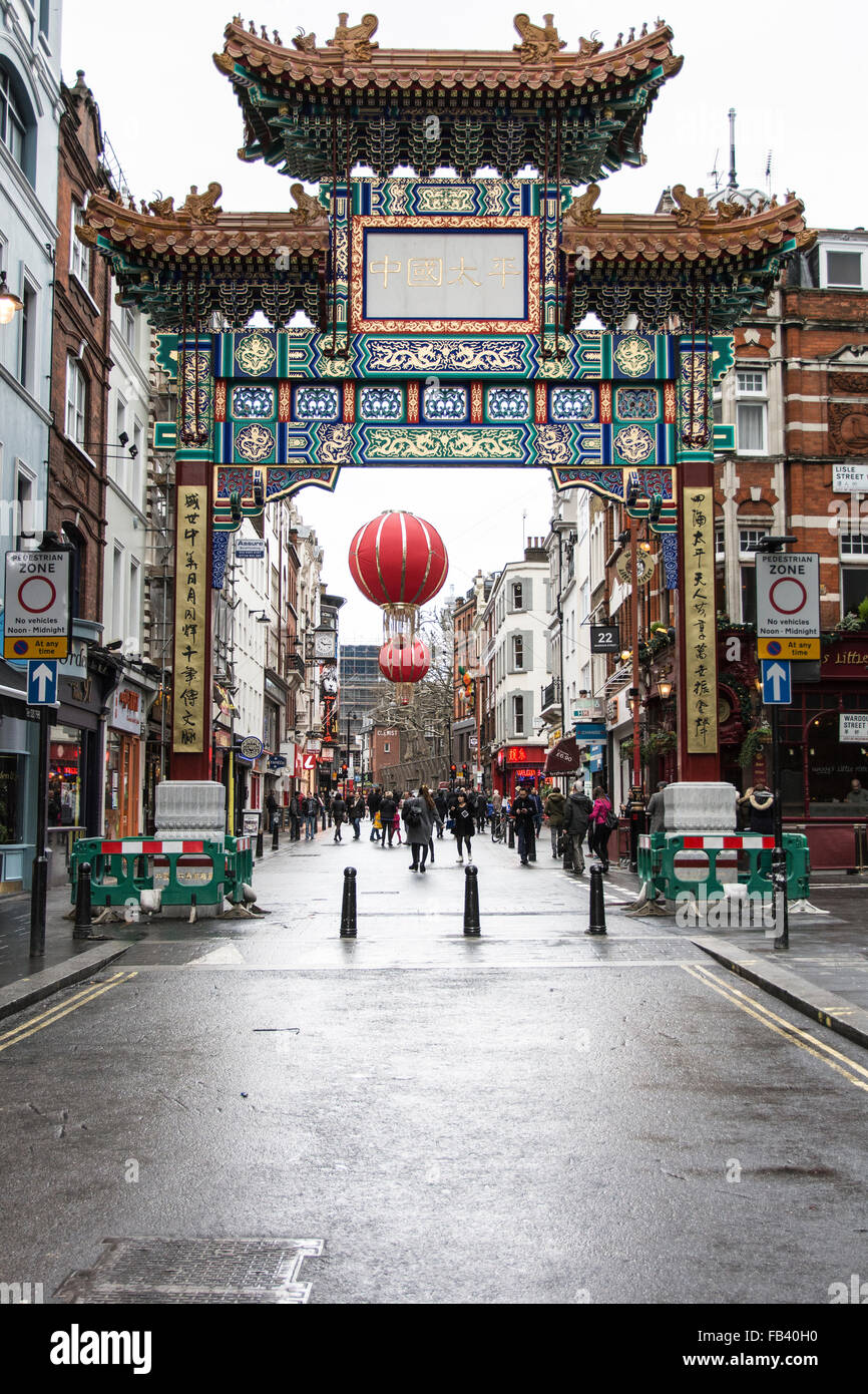 Entrée de Chinatown dans le Soho de la ville de Westminster à Londres, Angleterre, Londres, Royaume-Uni Banque D'Images