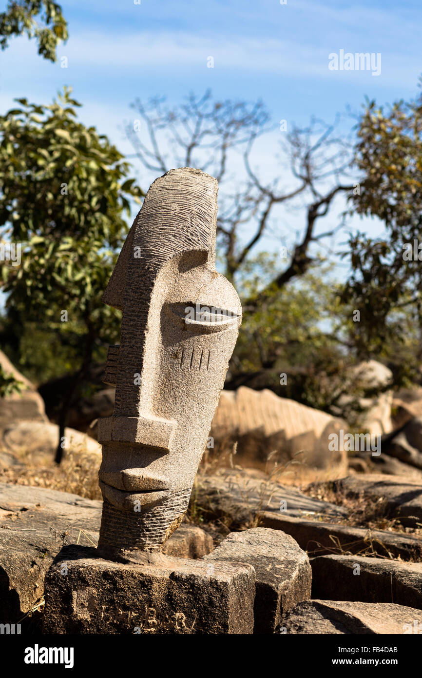 Novembre 2015, Ouagadougou, Burkina Faso. Parc de Sculptures de Loango dans  en vedette plus de 170 sculptures réalisées par 18 sculpteurs Photo Stock -  Alamy