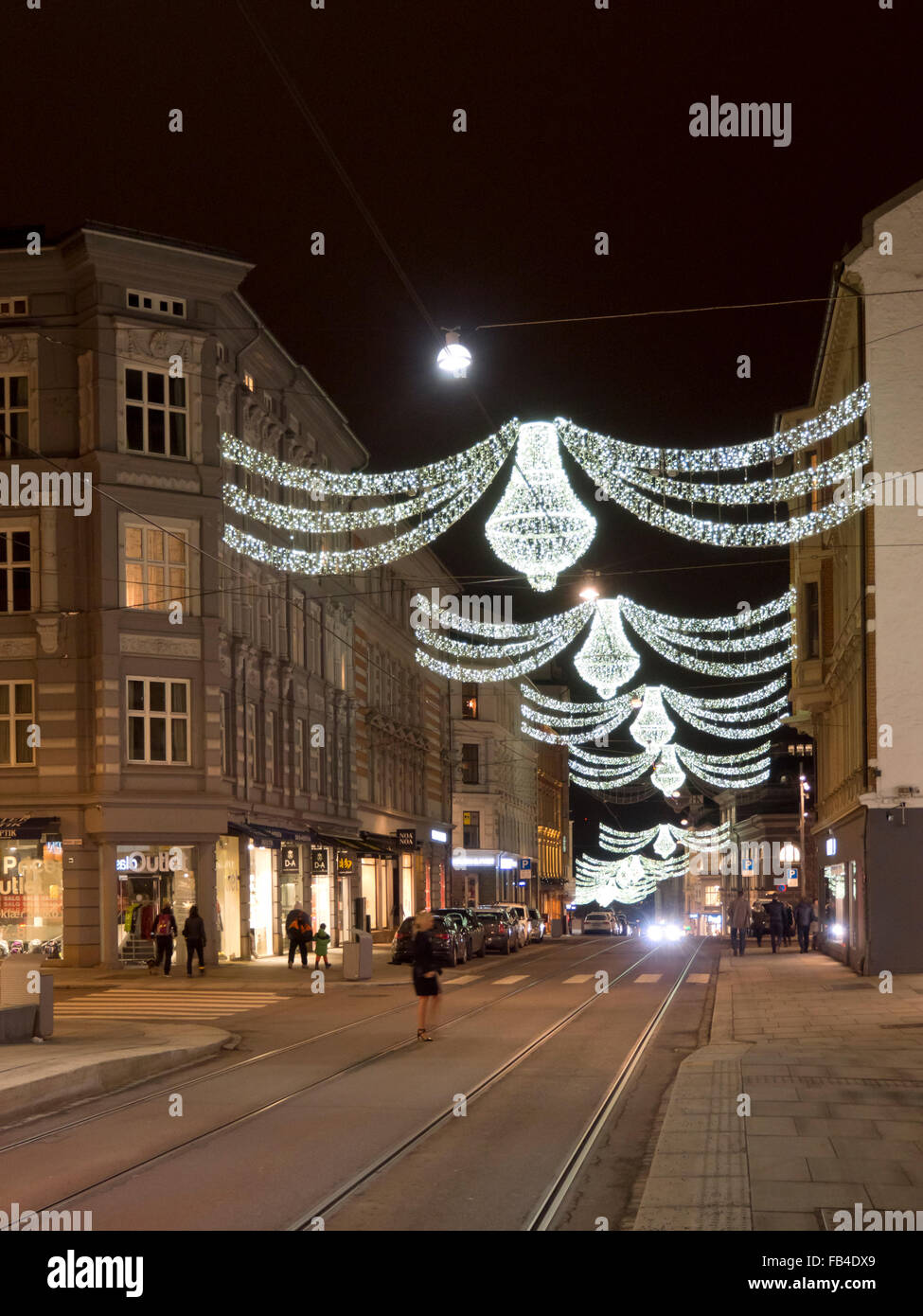 L'éclairage de Noël dans la nuit à Bogstadveien dans la partie ouest d'Oslo Norvège Banque D'Images