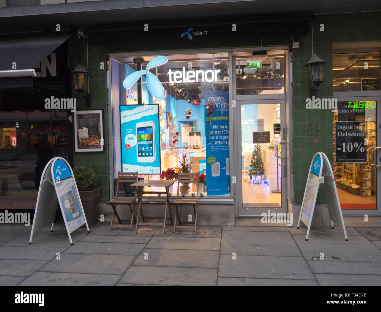 Telenor shop à Bogstadveien Oslo Norvège, la compagnie nationale de  télécommunications est un grand fournisseur de téléphone mobile Photo Stock  - Alamy