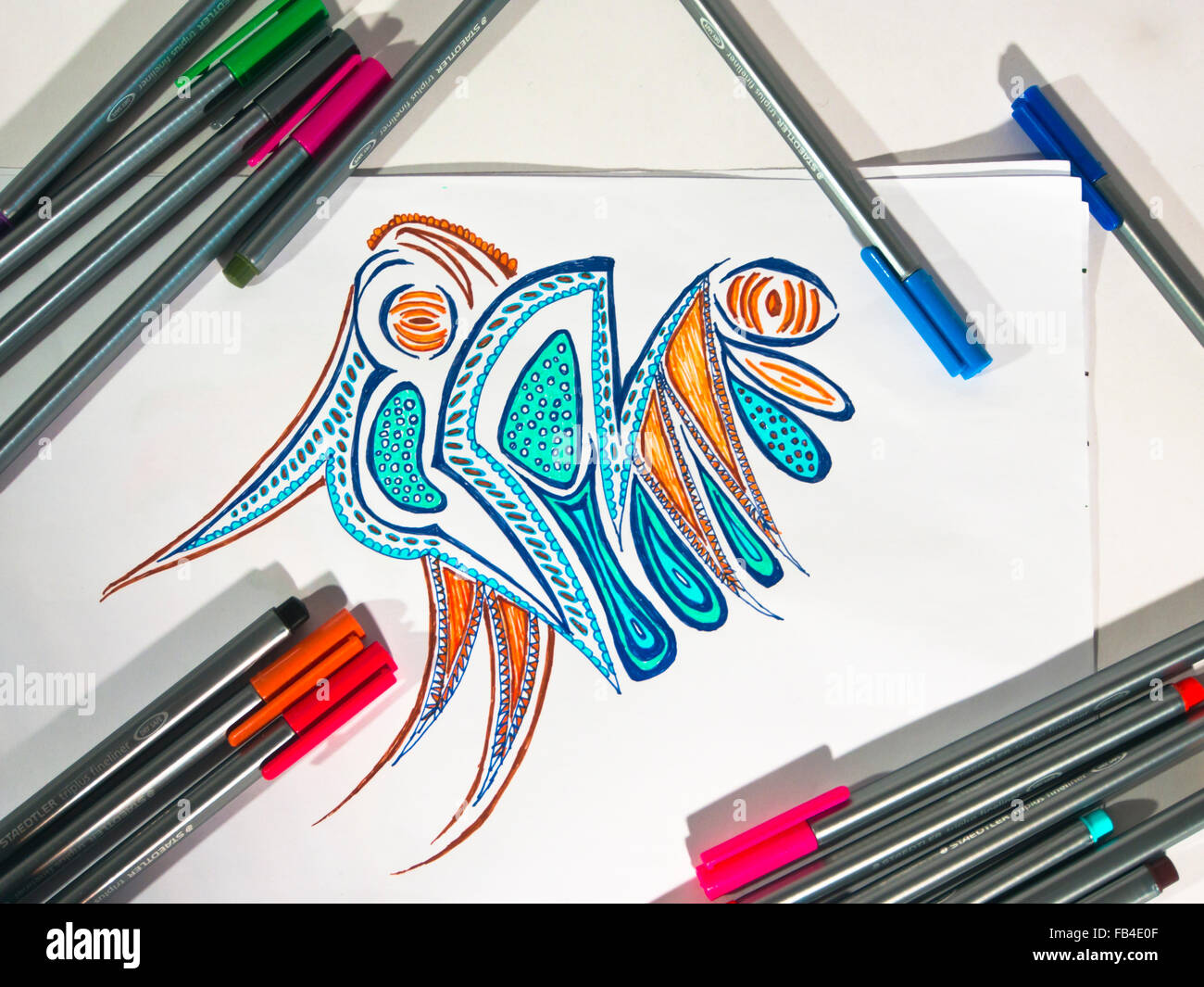 Dessin colorés et complexes pour les adultes est devenu tendance et est dit d'éliminer le stress, l'attention juste des mots clés Banque D'Images