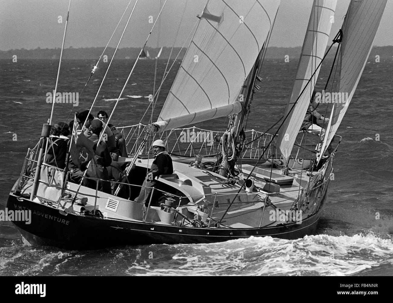 AJAXNETPHOTO. 1973. COWES, en Angleterre. - FASTNET RACE - DÉBUT DE LA FORMATION DE LA MARINE ROYALE À L'aventure. Le camper & NICHOLSON C&N 55 EST UNE RACE WHITBREAD ENTRÉE. PHOTO : JONATHAN EASTLAND/AJAX REF:735813 2 Banque D'Images
