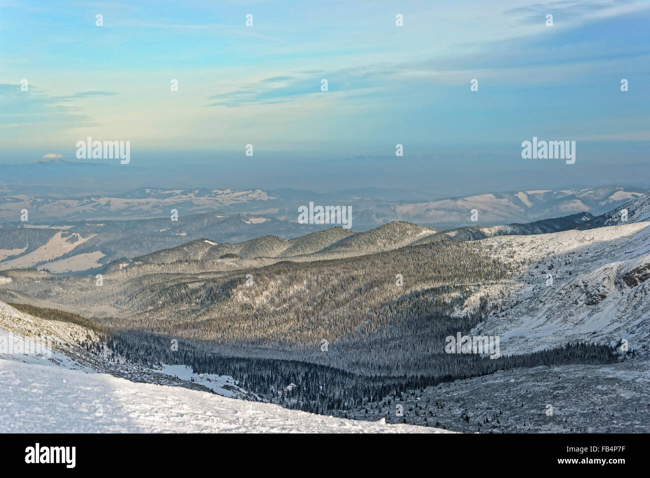 Vue panoramique au sommet du Kasprowy Wierch à Zakopane dans Supports Tatra en hiver. Zakopane est une ville de Pologne en Hautes Tatras. Kasprowy Banque D'Images