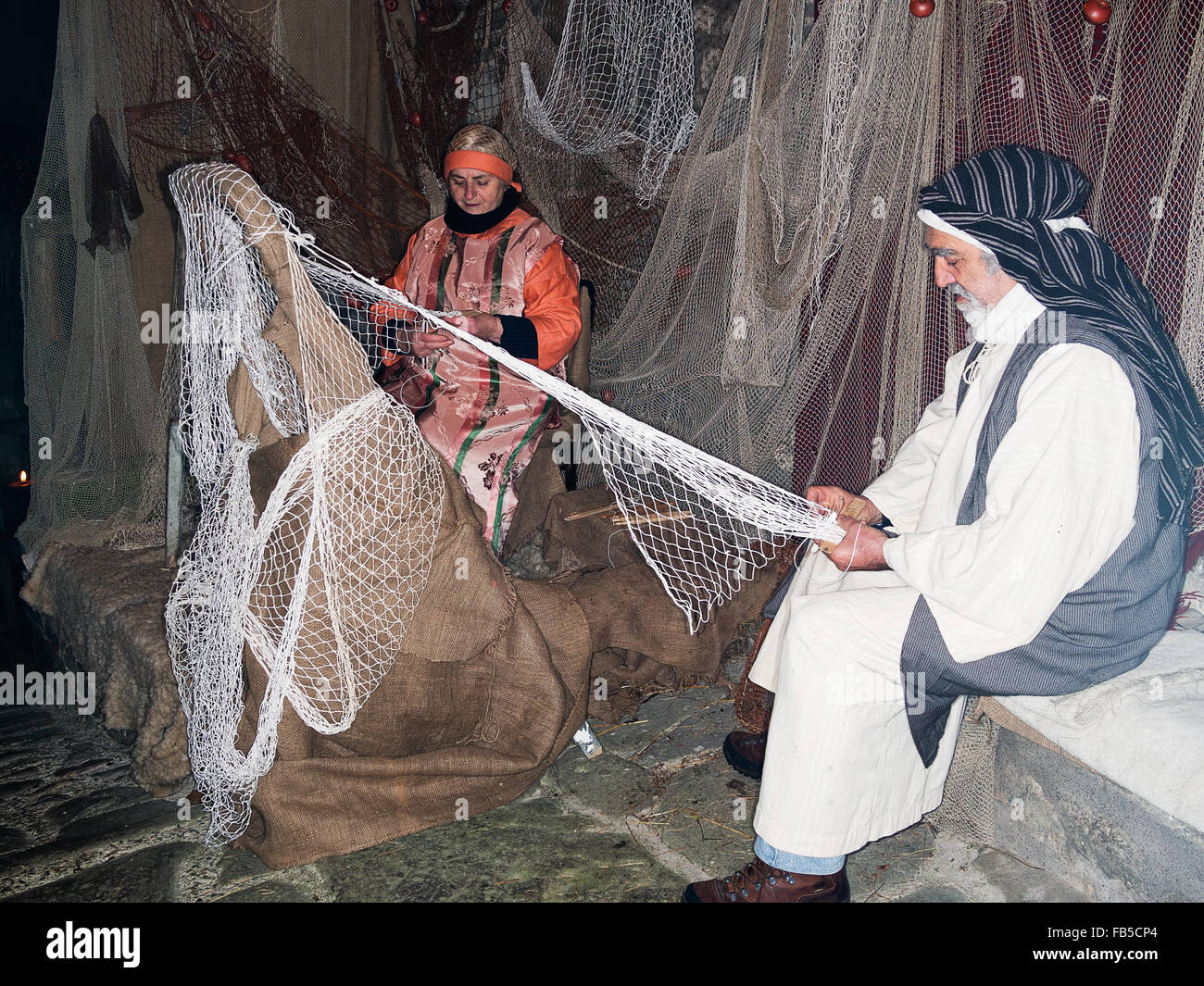 Réparer les filets de pêche Banque de photographies et d’images à haute résolution Alamy