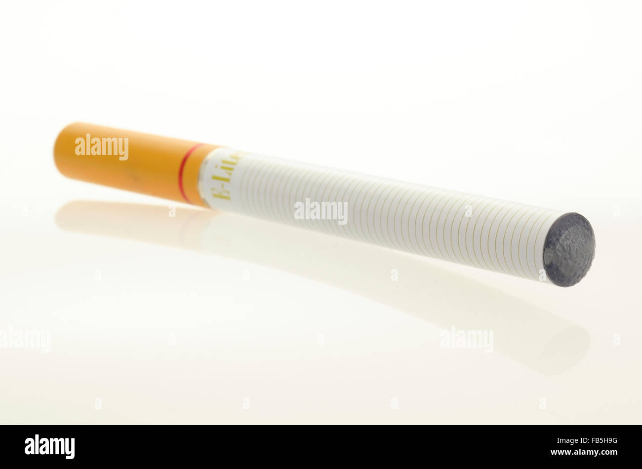 E- Lites , Cigarette lectronique ou e-cigarette Photo Stock - Alamy