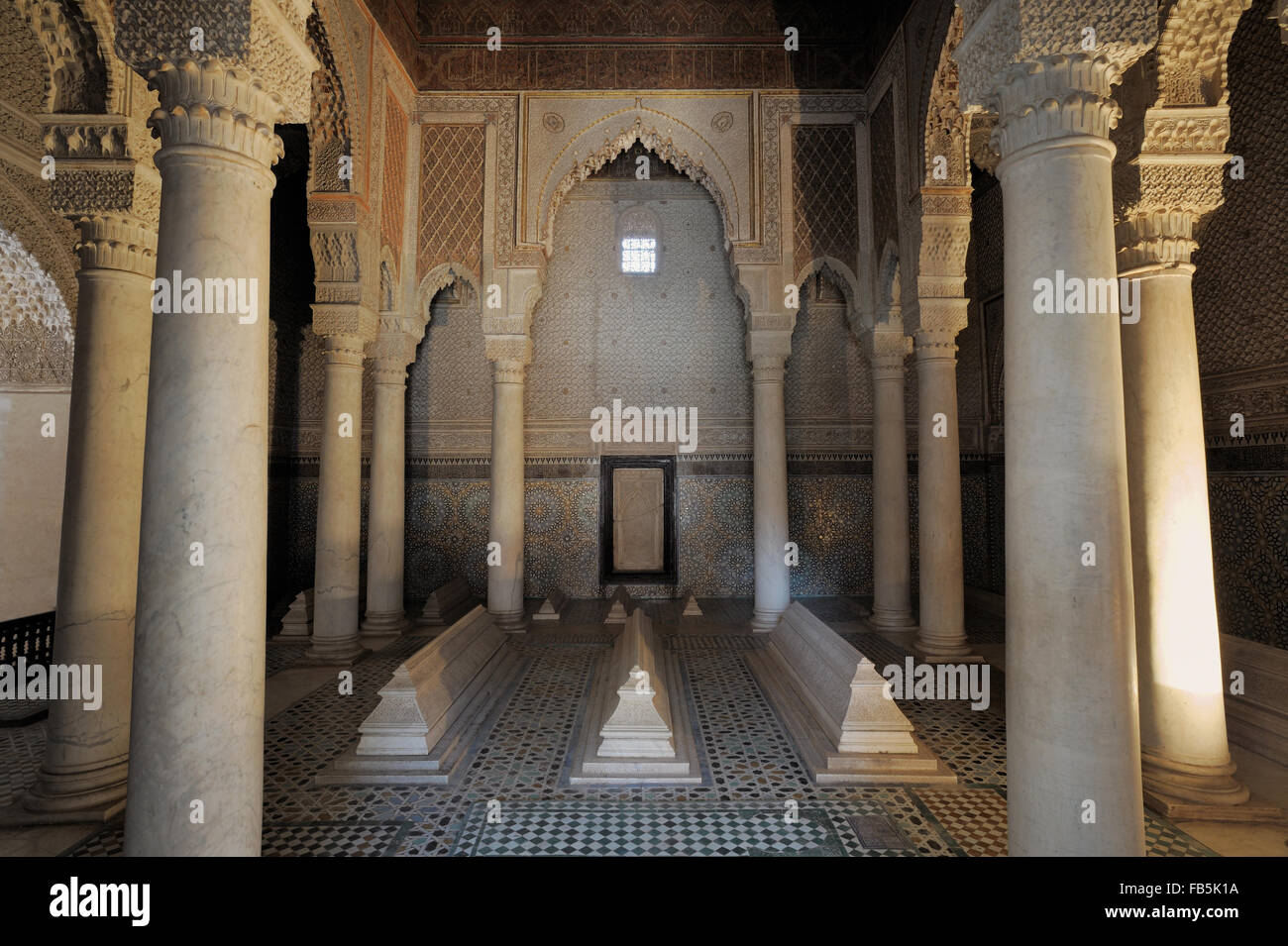 Hall de douze colonnes, Tombes Saadiennes (Tombeaux Saadiens), Marrakech, Maroc Banque D'Images