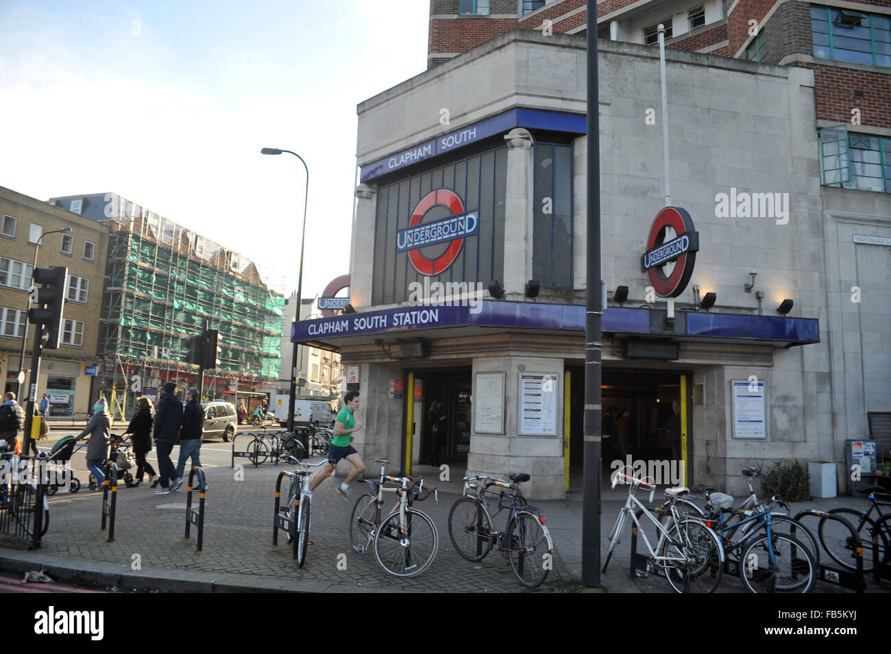 Londres, Royaume-Uni, 10 janvier 2016, à Clapham South air-raid de niveau pour être restauré et ouvert au public. Le niveau profond Londres huit refuges sont des abris antiaériens de niveau qui ont été construites sous les stations de métro de Londres pendant la Seconde Guerre mondiale. En 1948, l'abri Clapham South a été utilisé pour loger les premiers immigrants de la West Indies qui étaient arrivés sur le MV Empire Windrush. Credit : JOHNNY ARMSTEAD/Alamy Live News Banque D'Images
