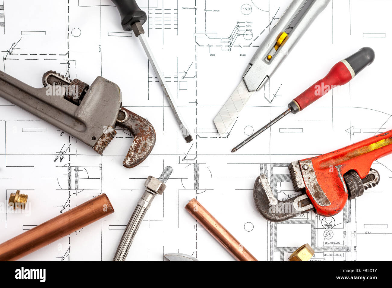 Sur le plan d'une maison, il y a outils de travail et des équipements de travail Banque D'Images