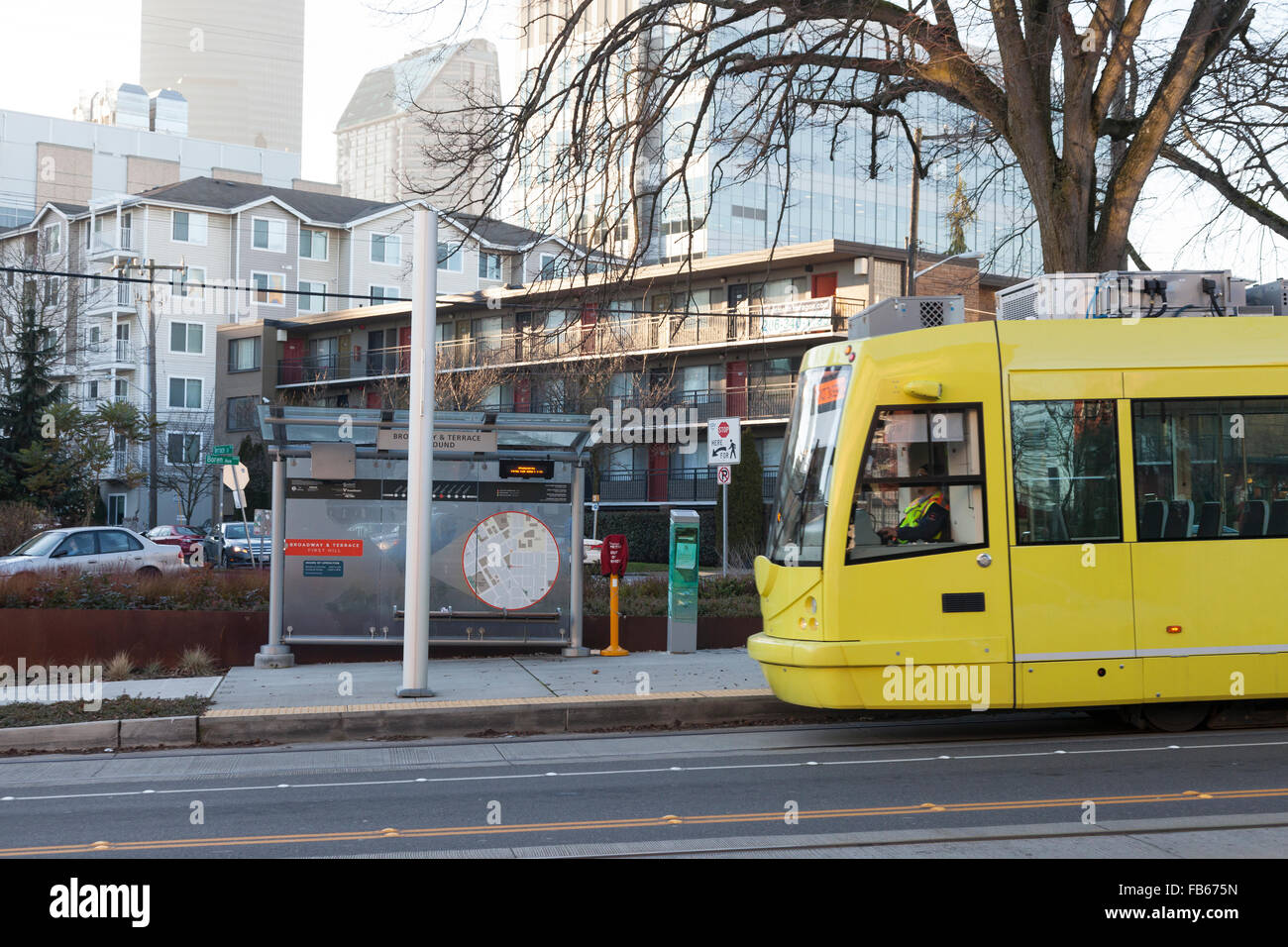 À l'arrêt de tramway de Seattle dans le quartier central de district au
