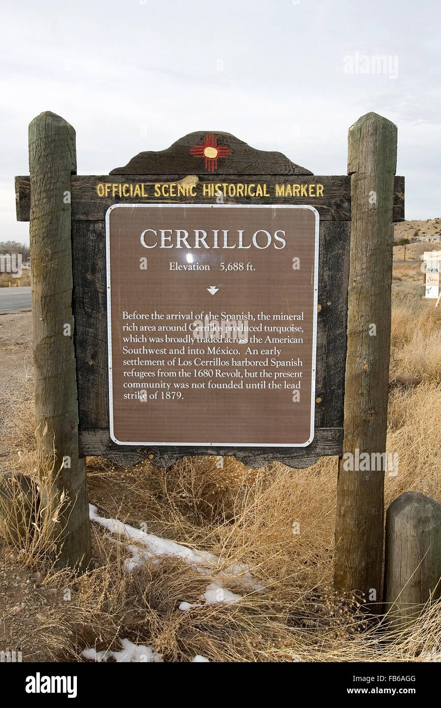 Altitude 5 688 ft. CERRILLOS Avant l'arrivée des Espagnols, la zone riche en minéraux autour de Cerrillos produit turquoise, qui a été largement échangés entre le sud-ouest américain et en México. Un règlement rapide de Los Cerrillos hébergé des réfugiés espagnols de la 1680 Revold, mais l'actuelle communauté n'était pas fondée jusqu'à la tête de 1879. strick Banque D'Images