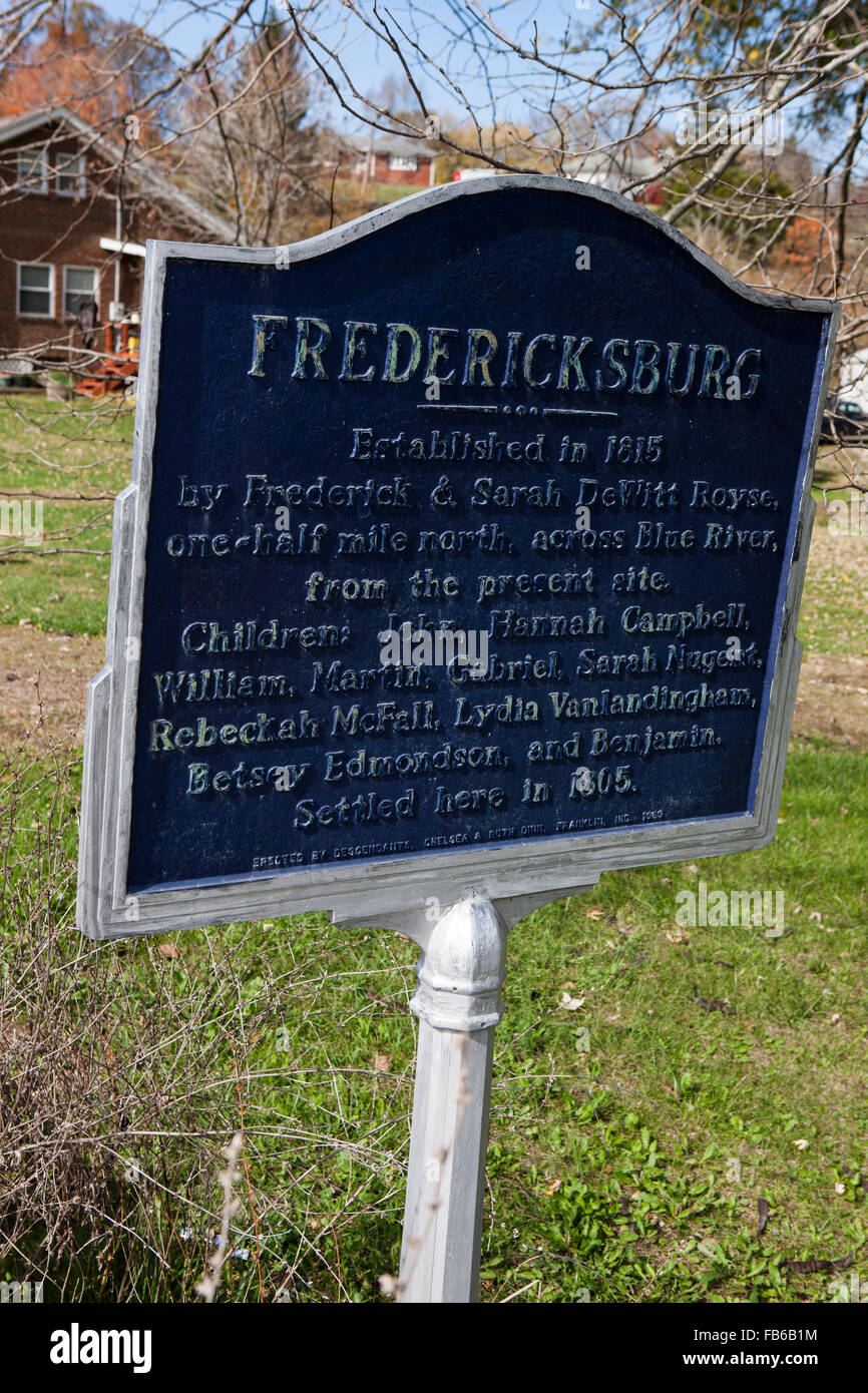 Créé en 1815 par FREDERICKSBURG Frederick & Sarah DeWitt Royse, un demi-mille au nord du fleuve Bleu, à partir de l'emplacement actuel. Enfants : Hannah, John Campbell, William, Martin, Gabriel, Serah, Rebechah Nagerd McFall, Lydia Musée Océanographique, Betssy Edmondson, et Benjamin. S'y installa en 1805. Érigée par les descendants , Chelsea & Ruth Dinn, Franklin, Ind., 1963 Banque D'Images