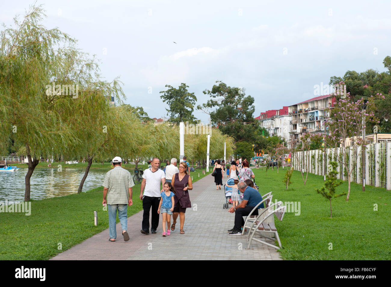 Georgien, Batumi, Spaziergänger am Nuri-Geli-Voir im Park des 6. Mai Banque D'Images