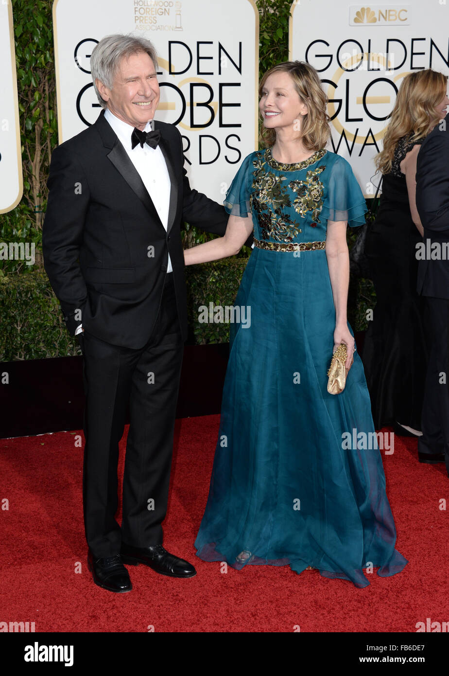 Los Angeles, Californie, USA. 10 janvier, 2016. Harrison Ford et Cailista Flockhart arrive au Golden Globes, Los Angeles, CA : Crédit Sydney Alford/Alamy Live News Banque D'Images